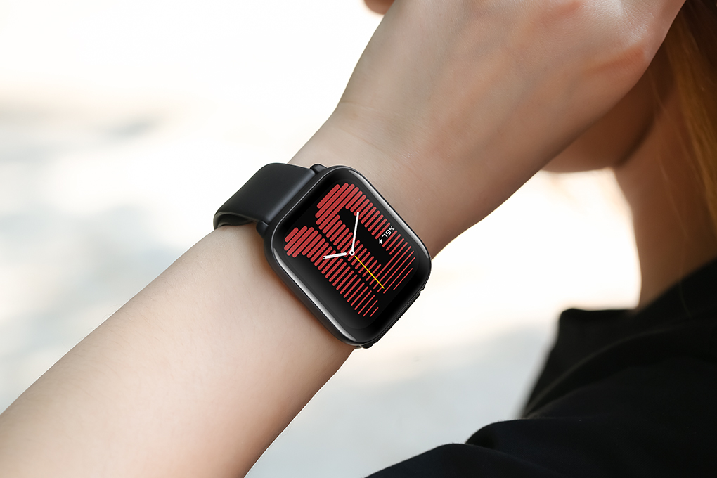 Amazfit Active 42.3mm dây silicone Màu Đen