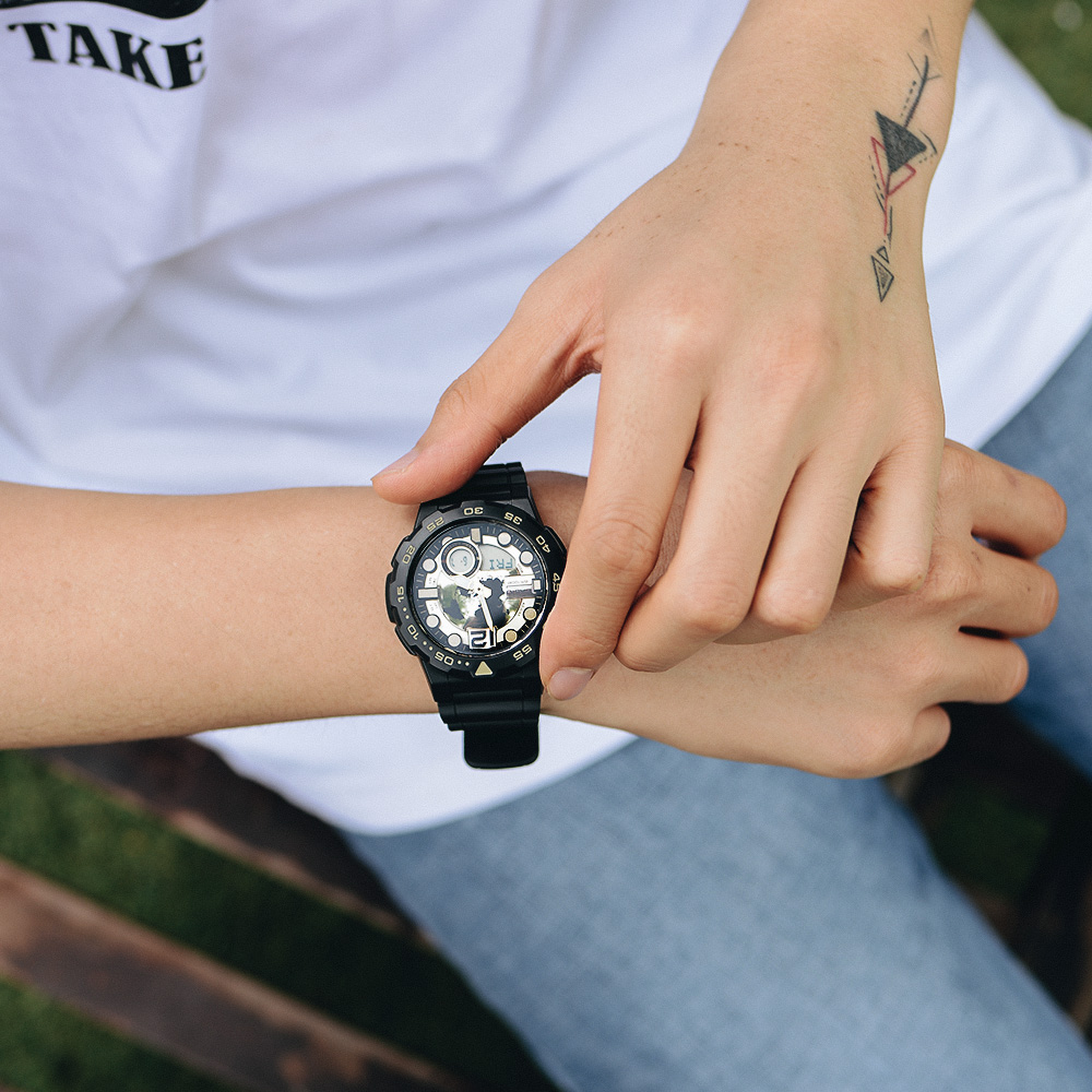 Đồng hồ CASIO 47.7 mm Nam AEQ-100BW-9AVDF