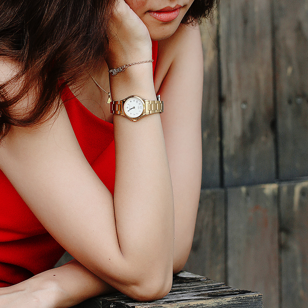 Khung viền th&eacute;p kh&ocirc;ng gỉ, d&acirc;y hợp kim