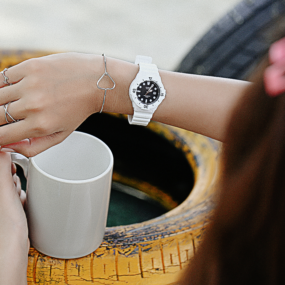 Đồng hồ CASIO 32 mm Nữ LRW-200H-1EVDF