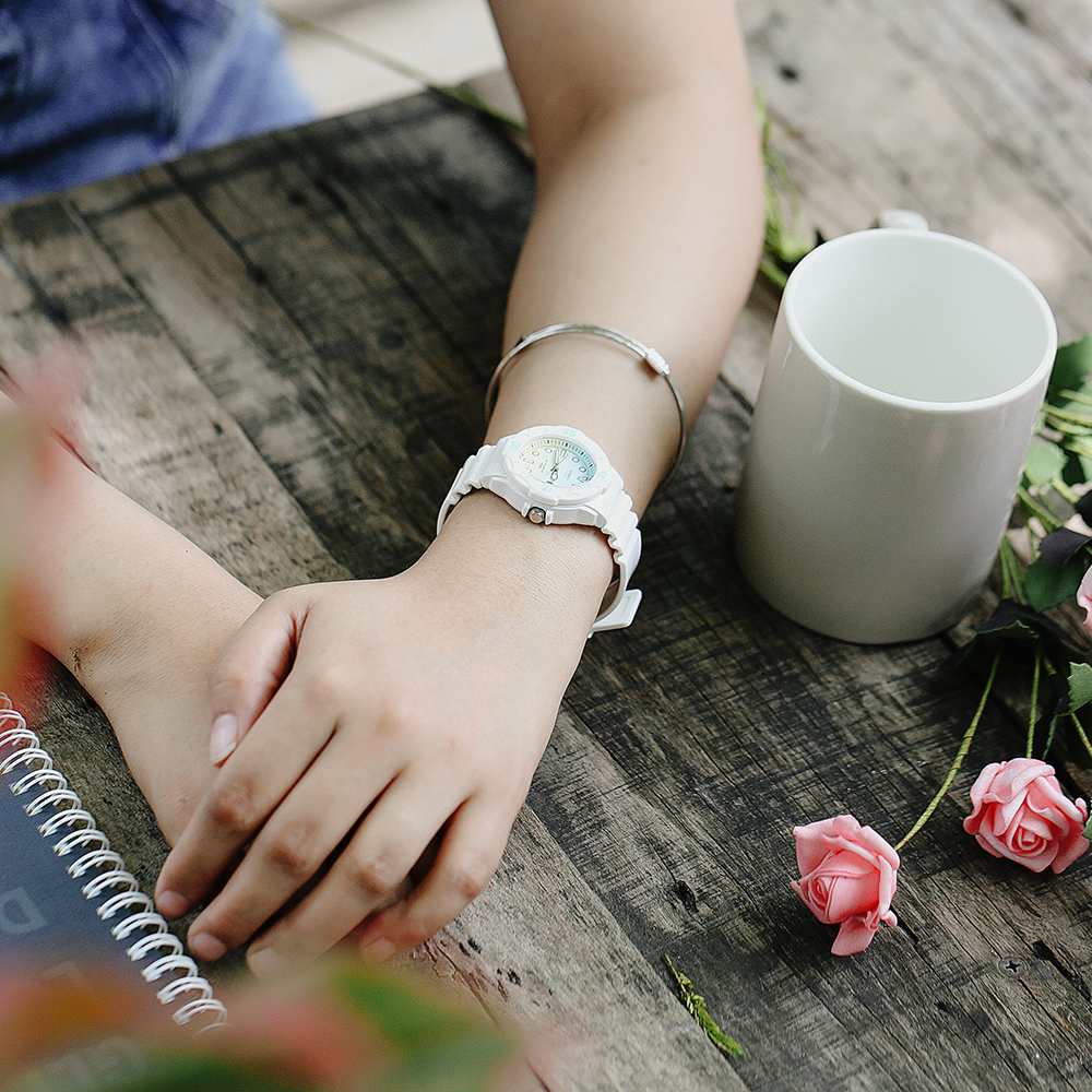 Đồng hồ CASIO 32 mm Nữ LRW-200H-2E2VDR