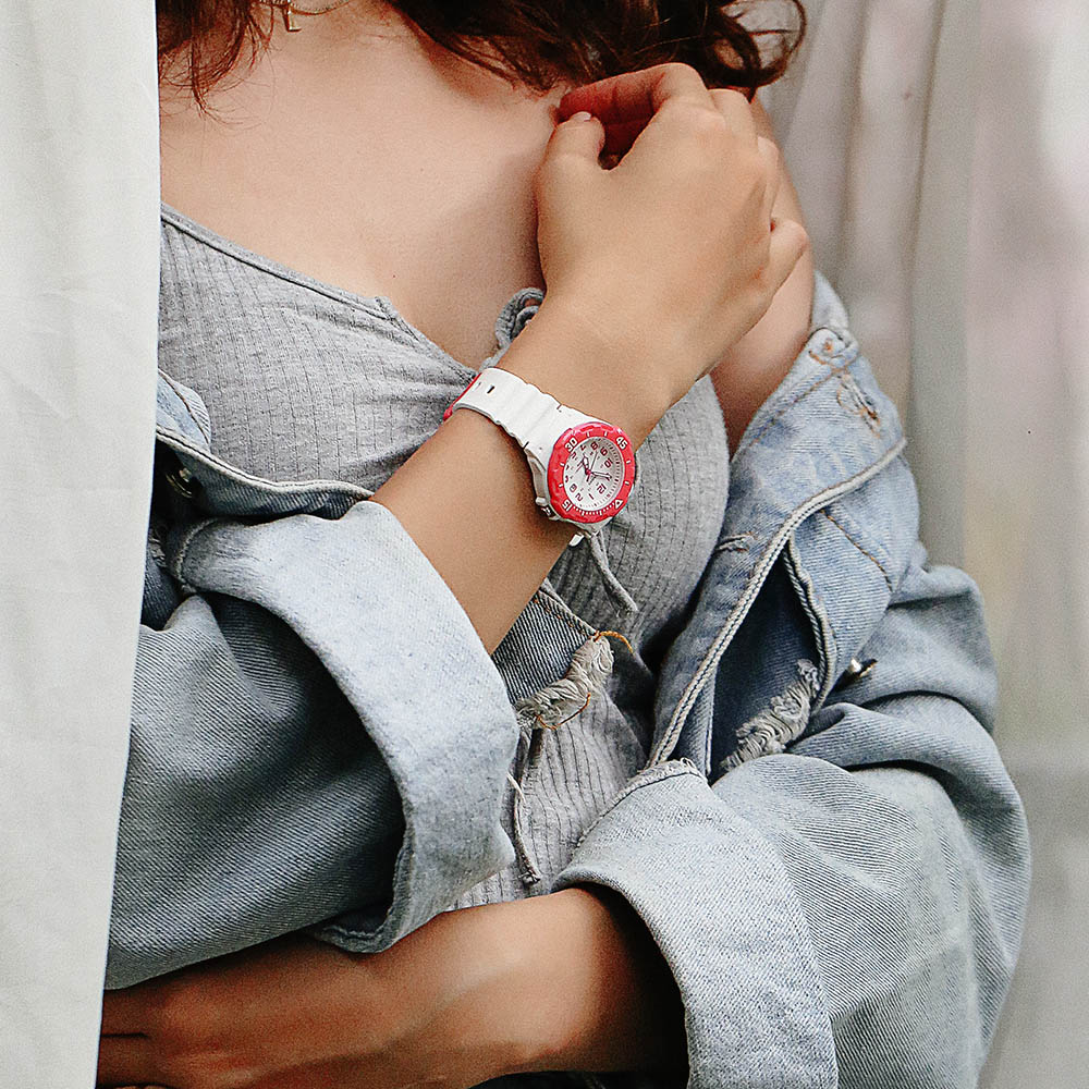 Đồng hồ CASIO 32.6 mm Nữ LRW-200H-4BVDF