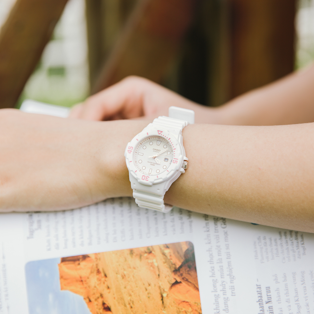 Đồng hồ CASIO 32.3 mm Nữ LRW-200H-4E2VDR