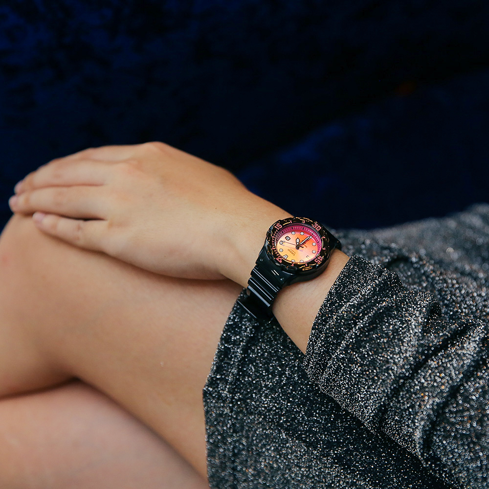 Đồng hồ CASIO 32 mm Nữ LRW-200H-4EVDR