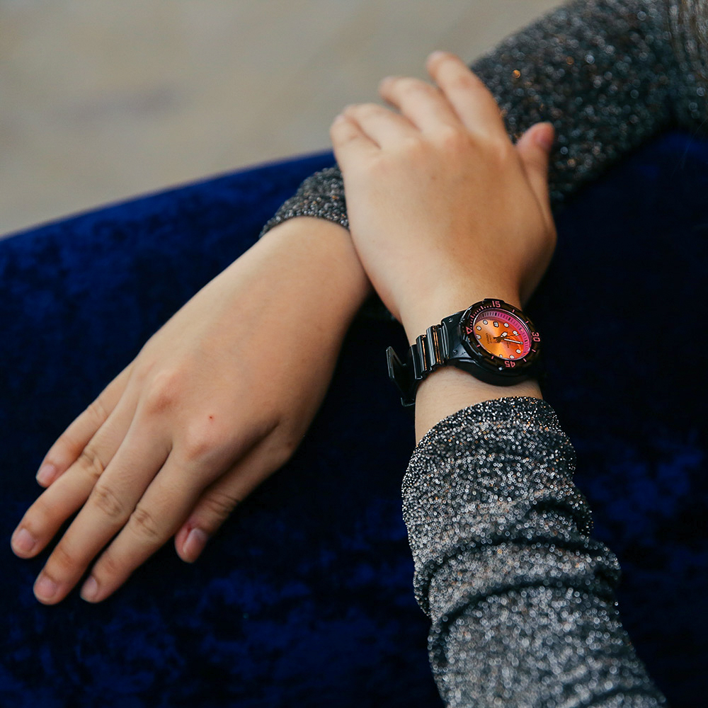 Đồng hồ CASIO 32 mm Nữ LRW-200H-4EVDR