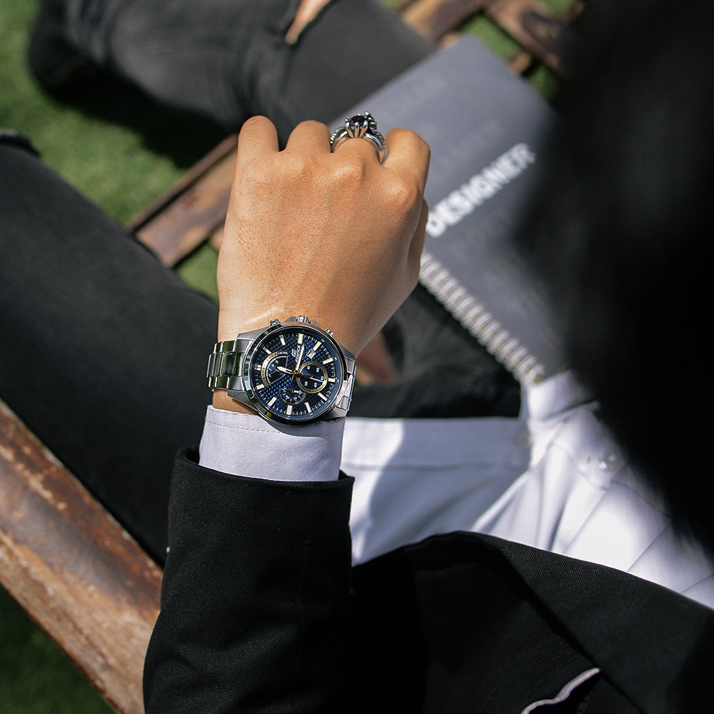 Đồng hồ Nam Edifice Casio EFV-530D-2AVUDF