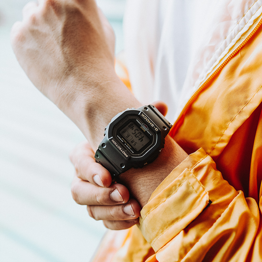 Đồng hồ G-SHOCK 5600 43.4 mm Nam GW-B5600BC-1DR