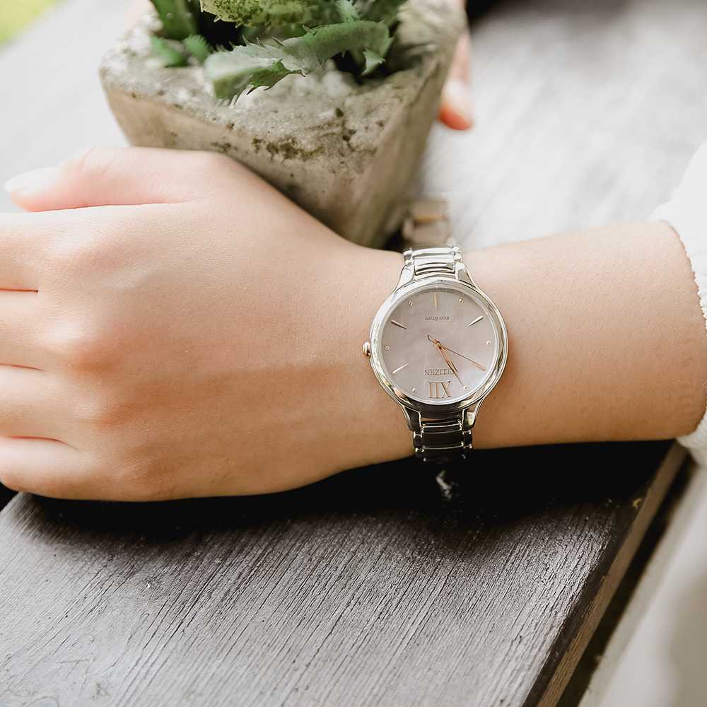 Đồng hồ CITIZEN L 32 mm Nữ EM0558-81Y - 2