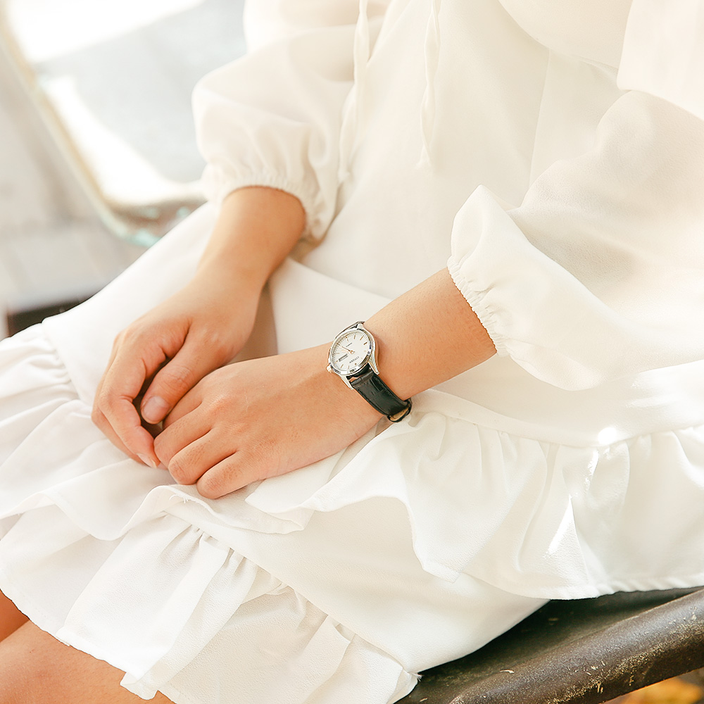 Đồng hồ CITIZEN 27 mm Nữ EQ0599-11A