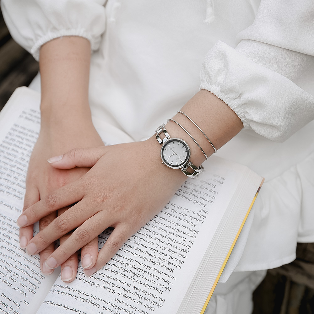 Đồng hồ CITIZEN 28 mm Nữ EM0631-83D