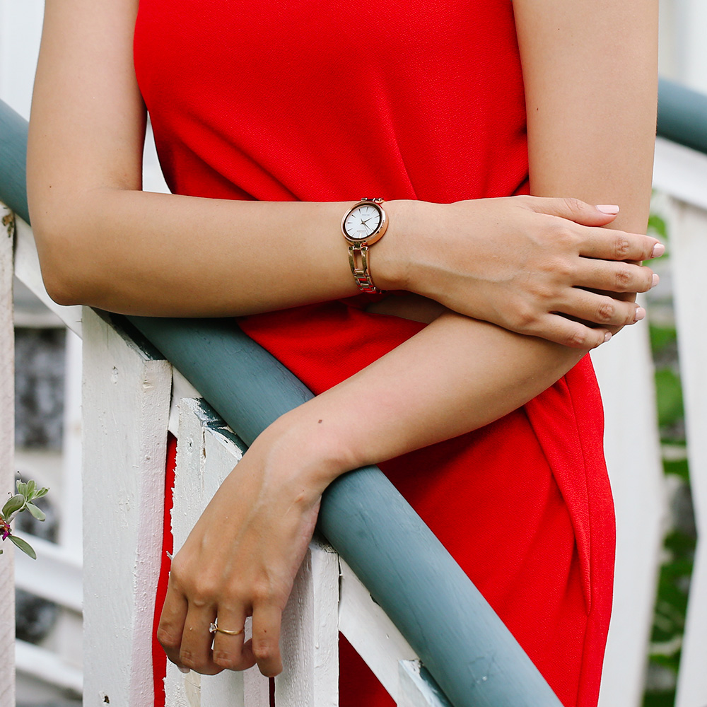 Đồng hồ CITIZEN 28 mm Nữ EM0639-81A