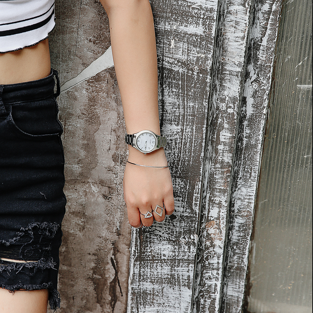 Đồng hồ CITIZEN 33.7 mm Nữ EO1180-82A