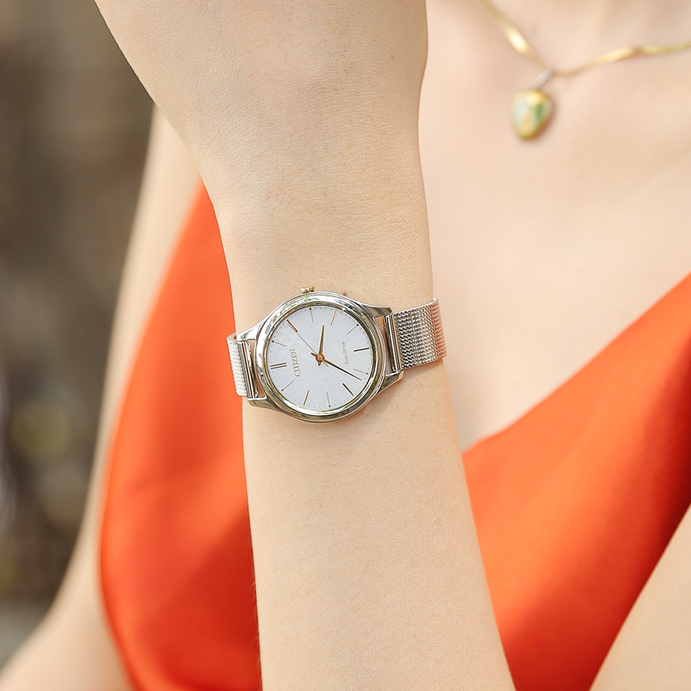 Đồng hồ CITIZEN 32 mm Nữ EM0504-81A