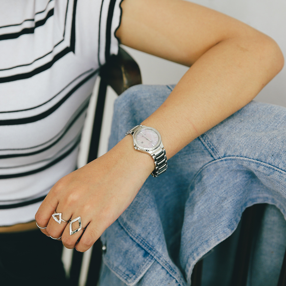 Đồng hồ CITIZEN 29.6 mm Nữ EW2520-56Y