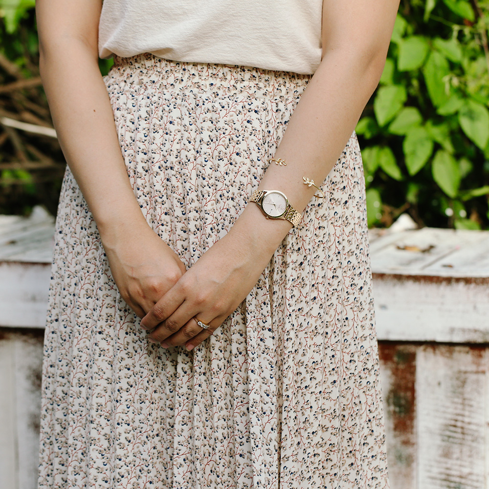 Đồng hồ CITIZEN 30 mm Nữ EW2533-89X