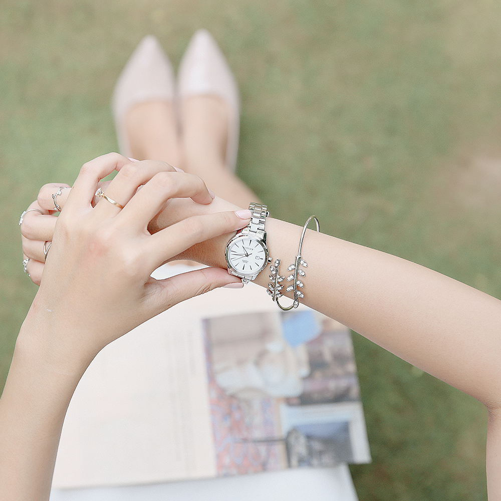 Đồng hồ CITIZEN 28 mm Nữ EU6070-51D