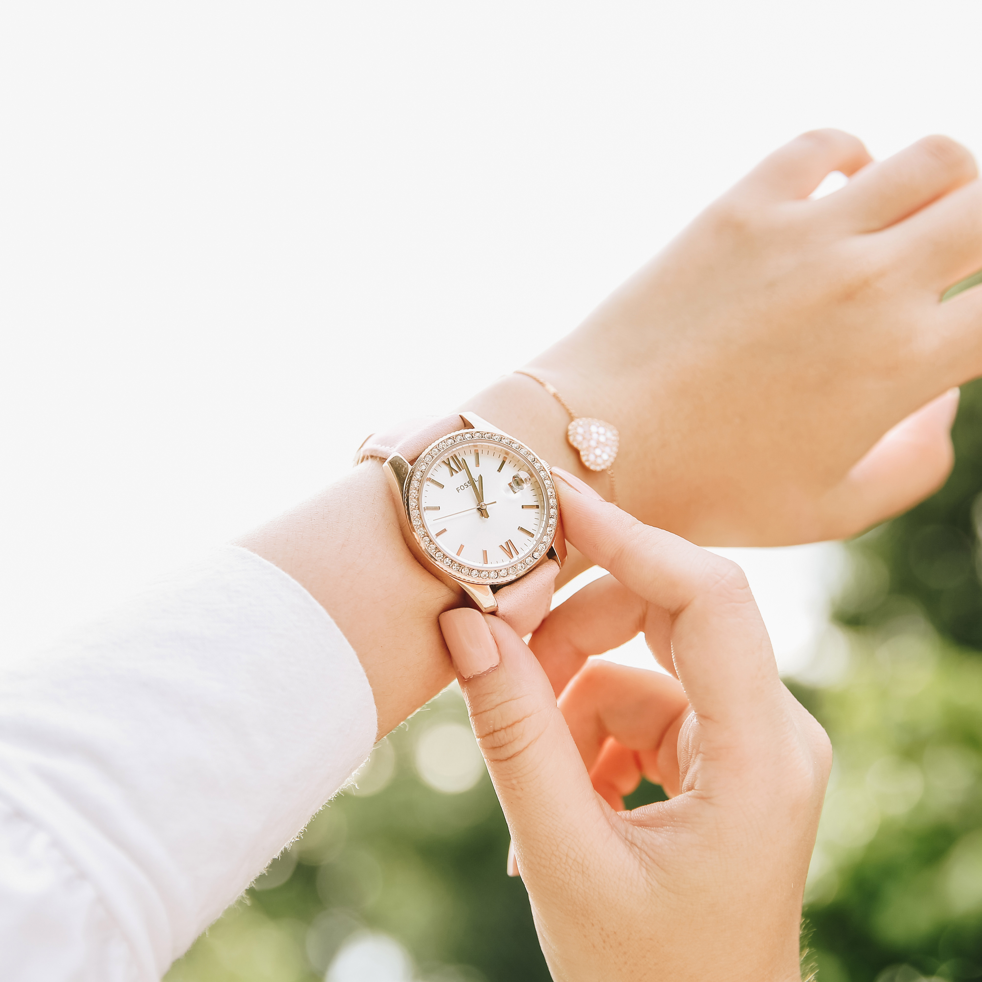 Đồng hồ FOSSIL Carlie 32.6 mm Nữ ES4607SET