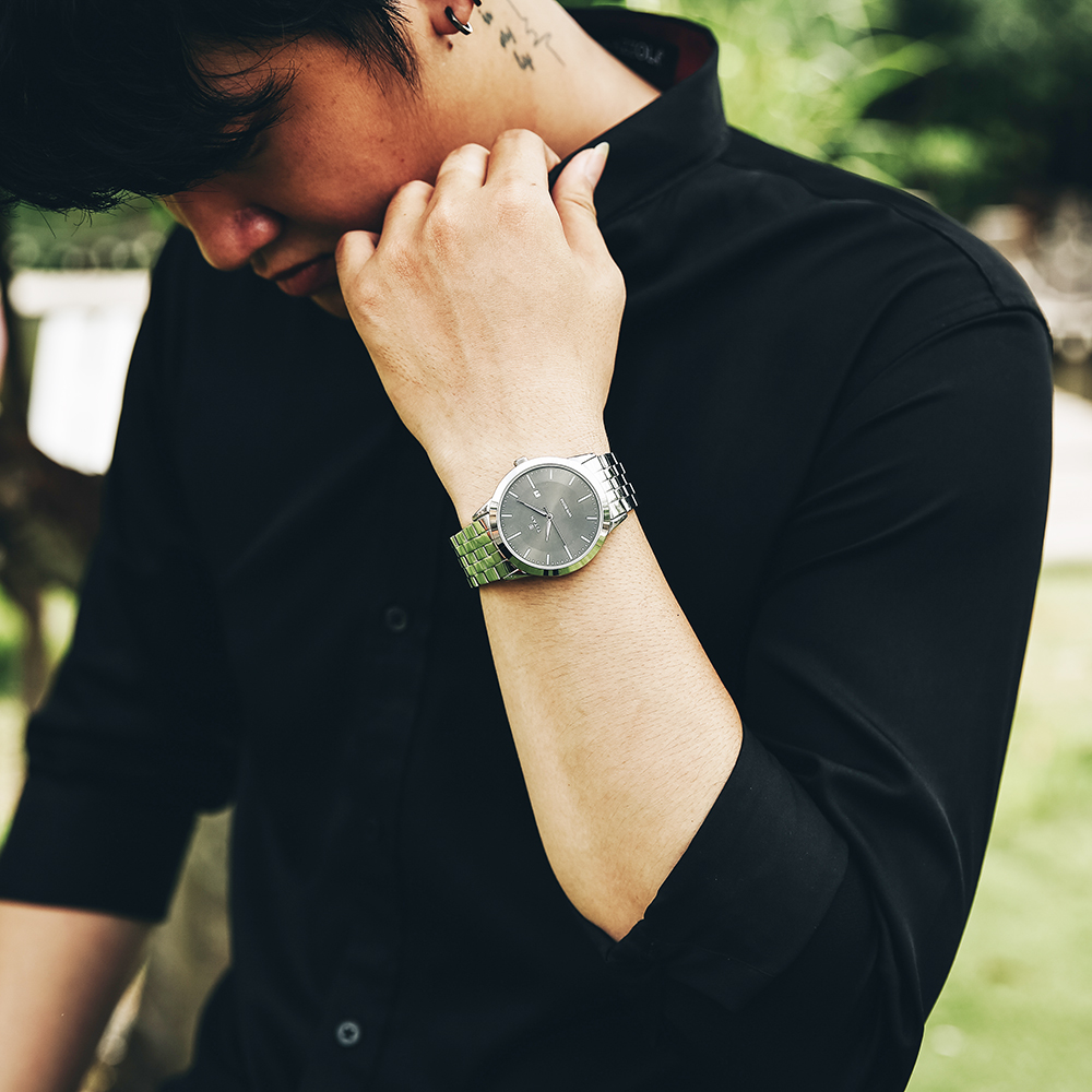 Đồng hồ TITAN 42.3 mm Nam 1584SM04