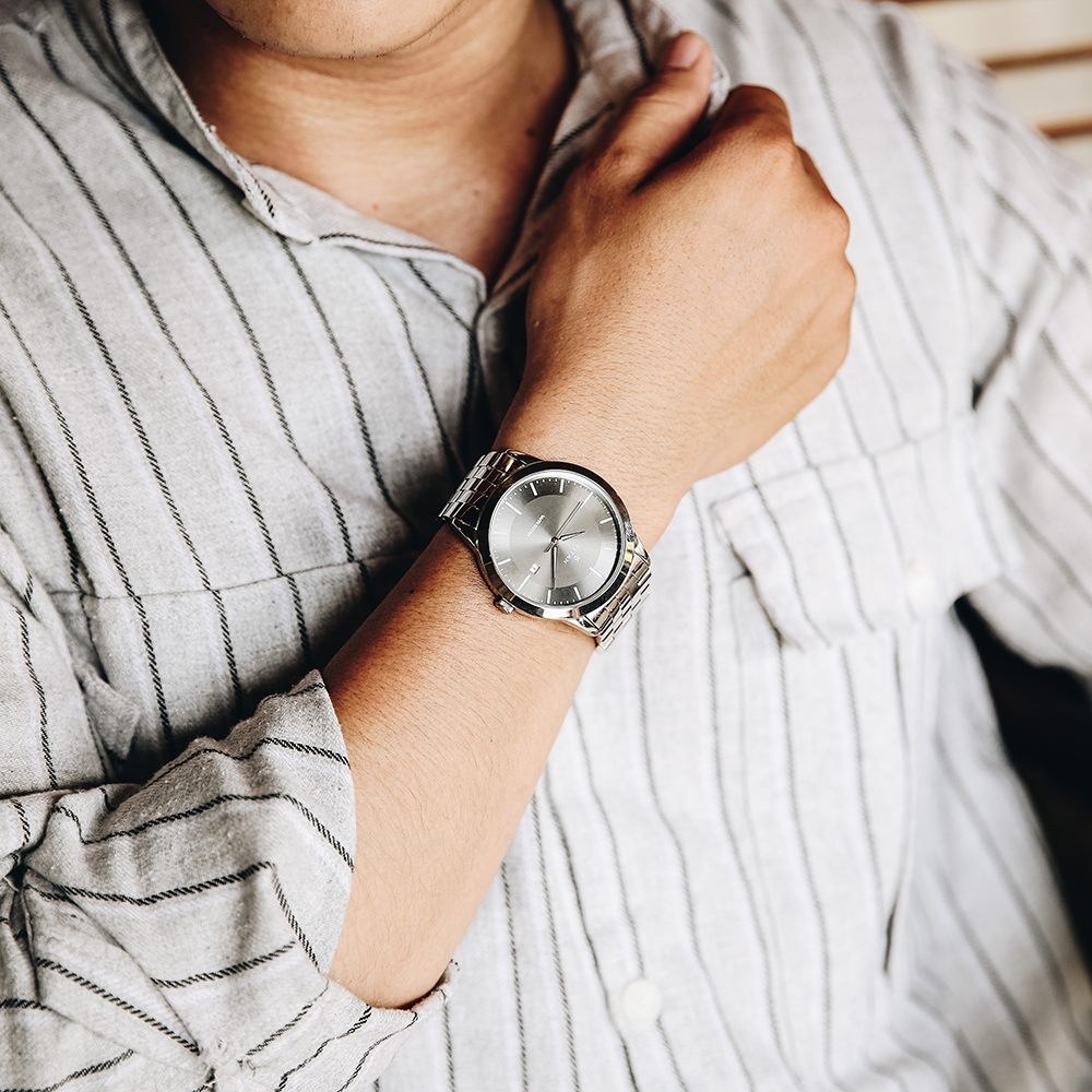 Đồng hồ TITAN 42.3 mm Nam 1584SM04