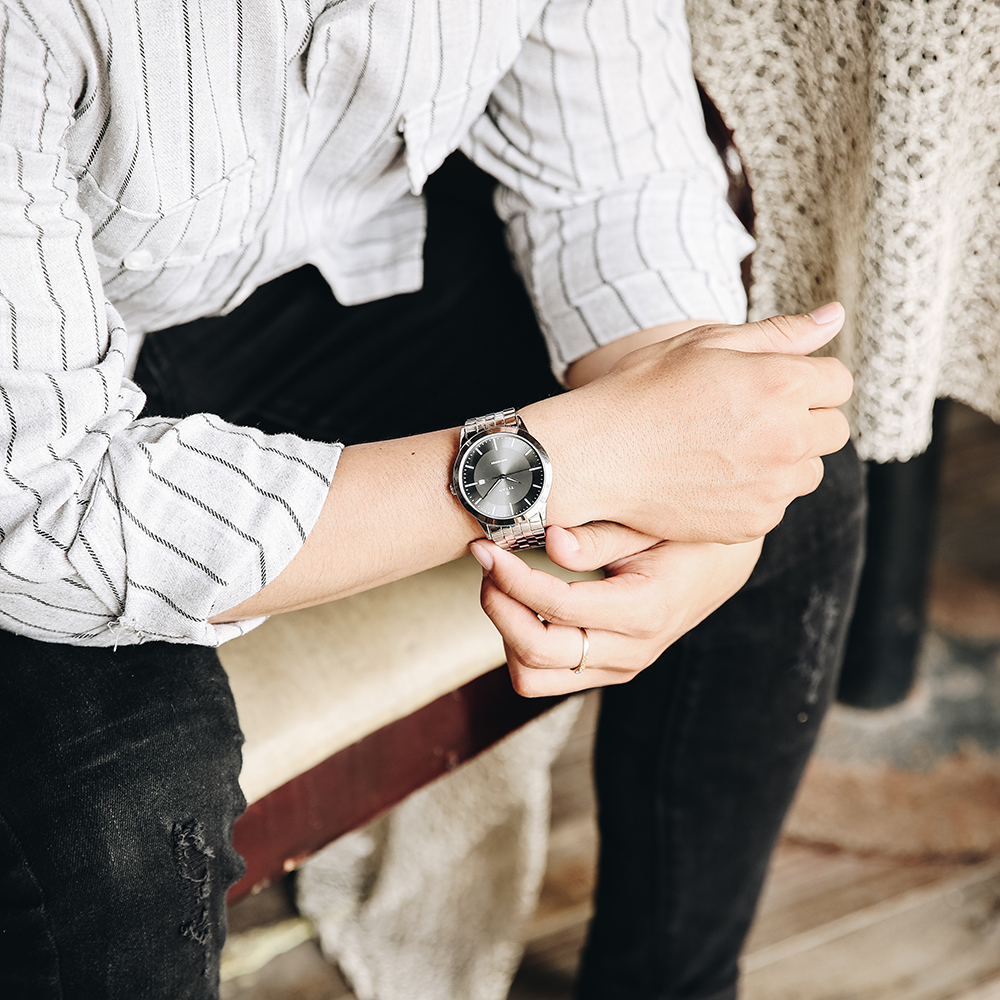 Đồng hồ TITAN 42.3 mm Nam 1584SM04