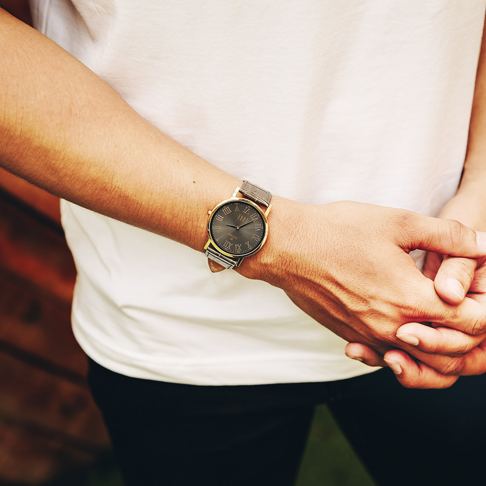 Đồng hồ TITAN 37.4 mm Nam 1595YL02