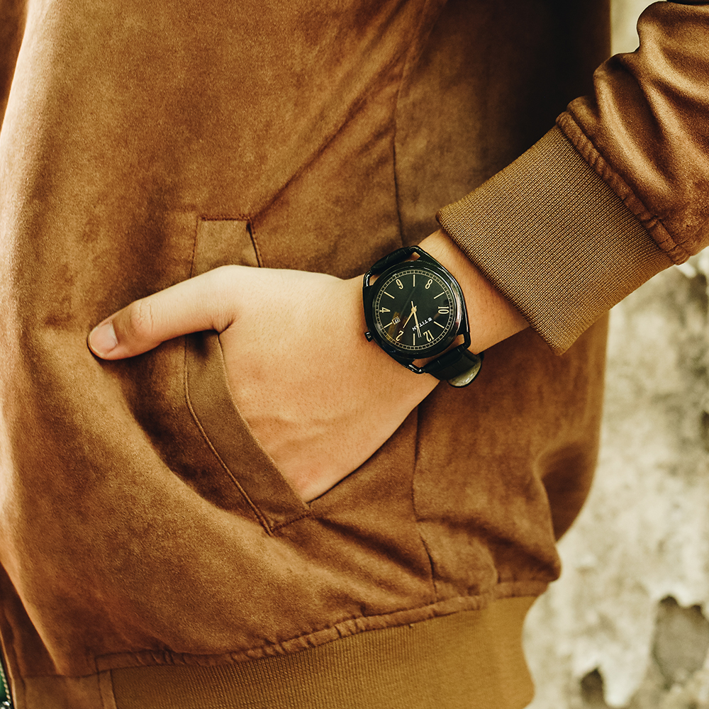 Đồng hồ TITAN 44.2 mm Nam 1675NL01