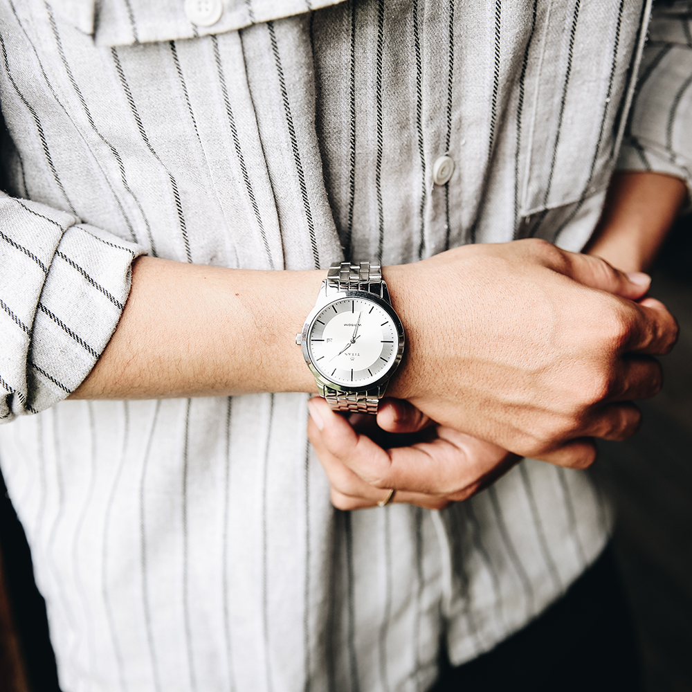 Đồng hồ TITAN 42.1 mm Nam 1584SM03