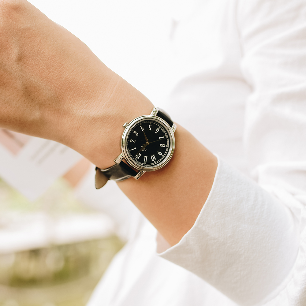 Đồng hồ TITAN 32.6 mm Nữ 2554SL02