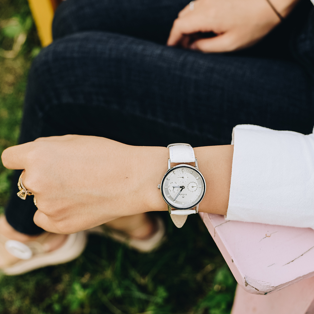 Đồng hồ TITAN 34 mm Nữ 2557SL01