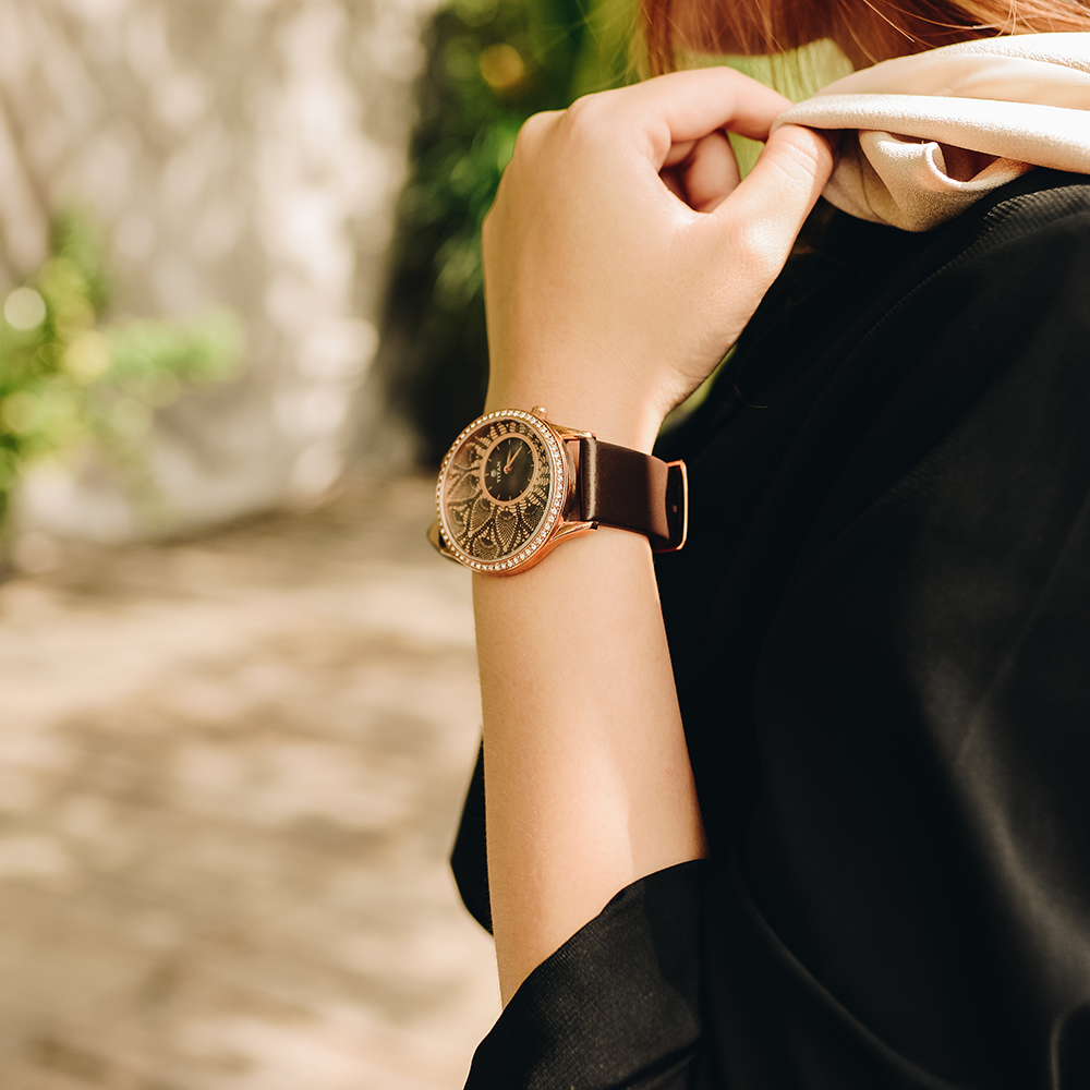 Đồng hồ TITAN 40.9 mm Nữ 9959WL02