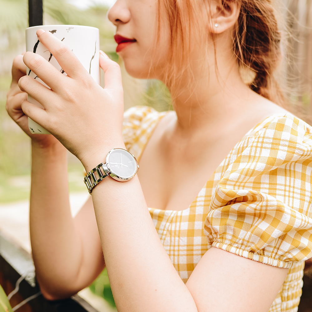 Đồng hồ Nữ Titan 2480SM02