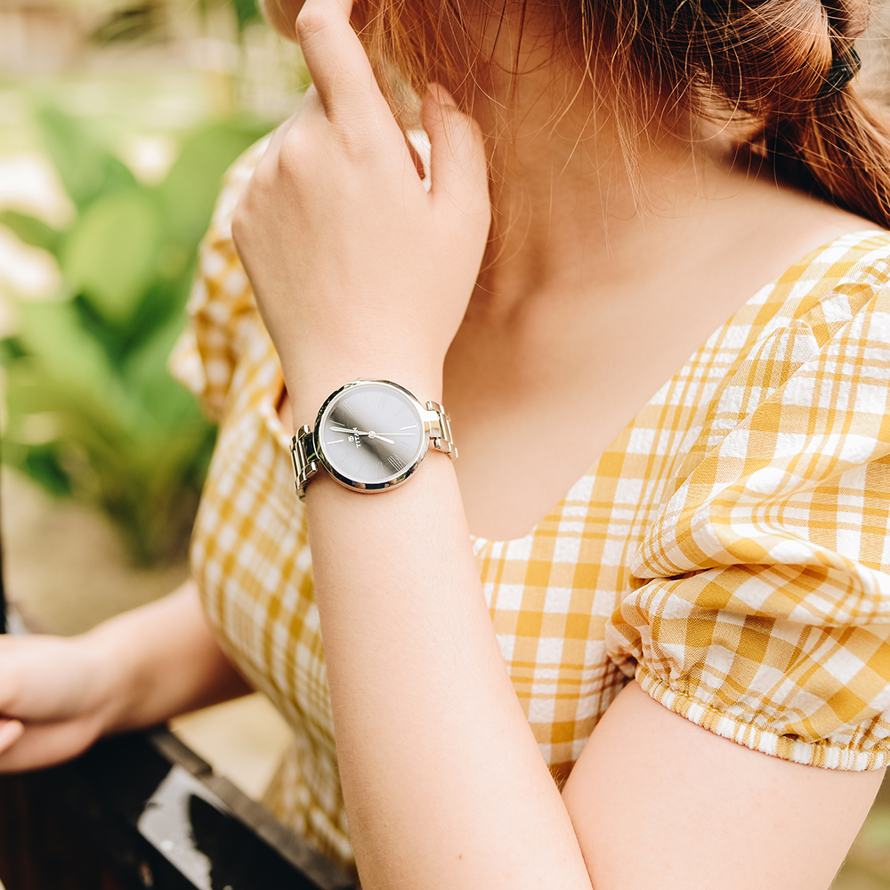 Đồng hồ Nữ Titan 2480SM02