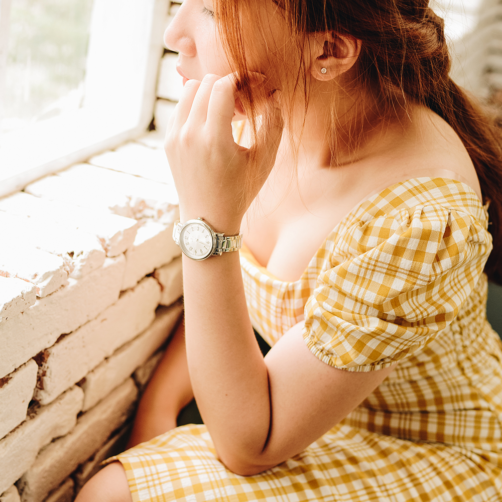 Đồng hồ TITAN 32.7 mm Nữ 2554SM01