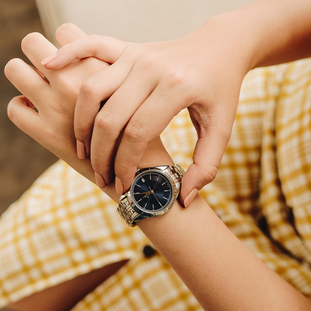 Đồng hồ TITAN 32 mm Nữ 2556SM02