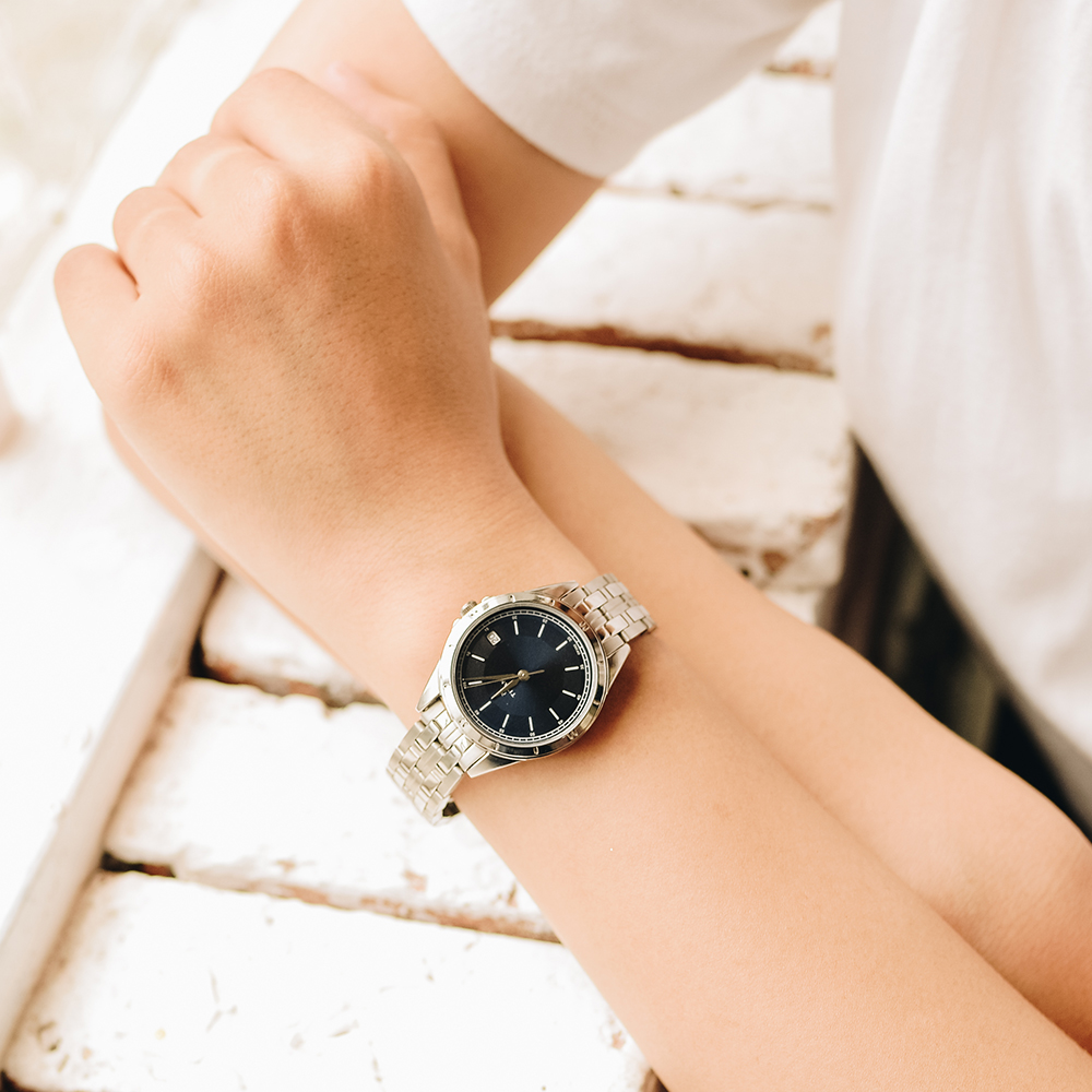 Đồng hồ TITAN 32 mm Nữ 2556SM02