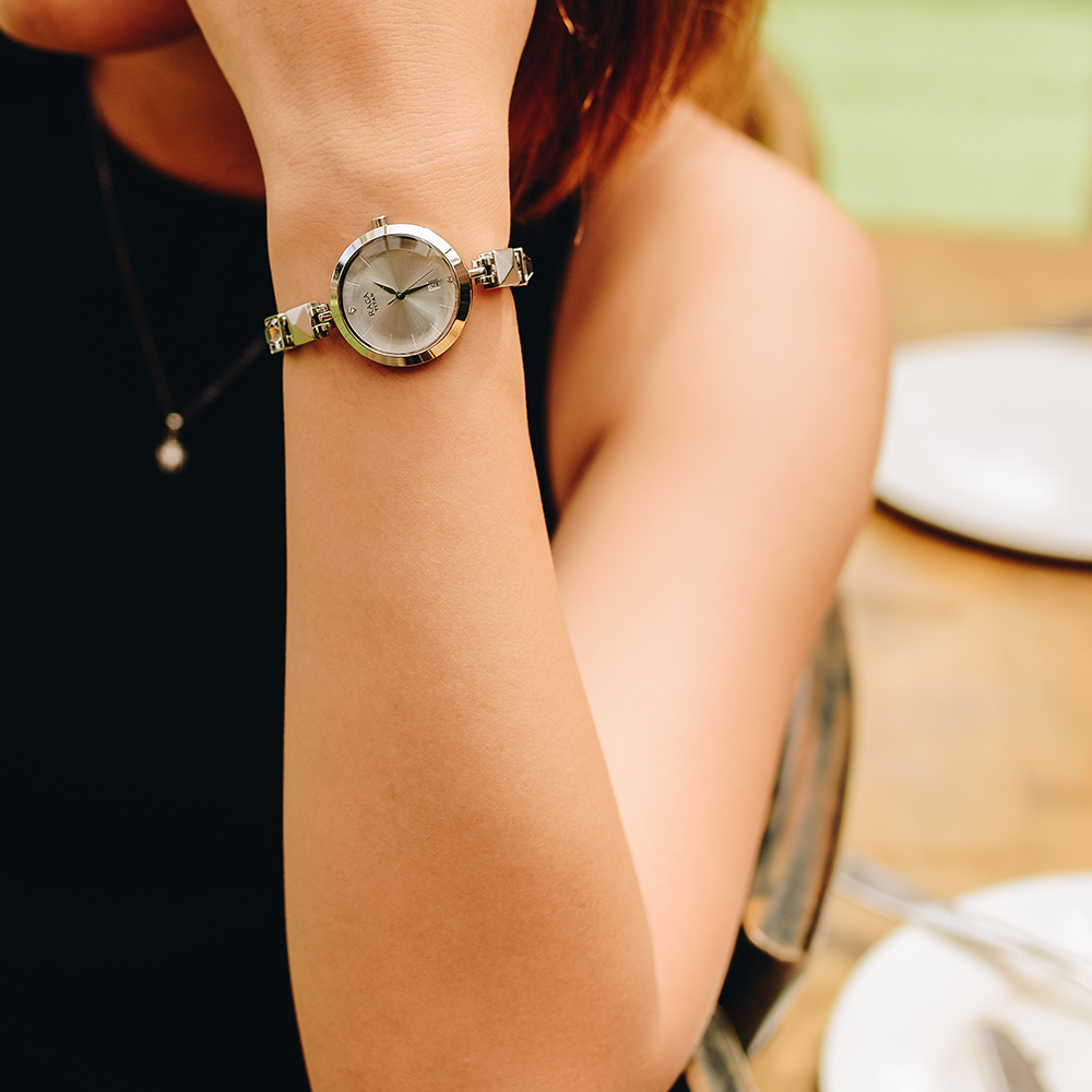 Đồng hồ TITAN 28.2 mm Nữ 2606SM01