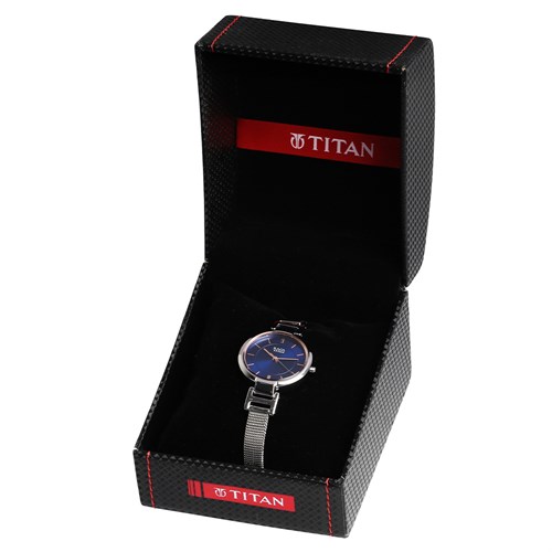 Đồng hồ TITAN 29 mm Nữ 2608SM02 Màu Bạc