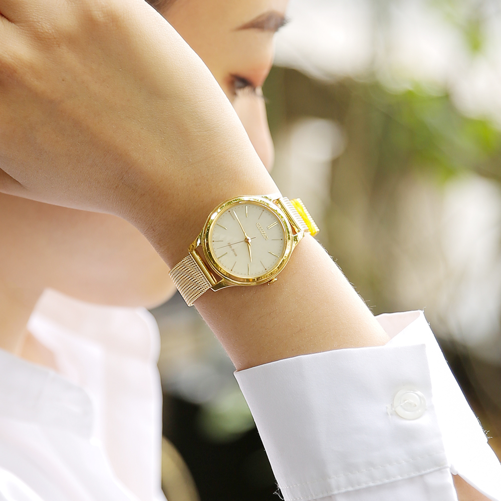 Đồng hồ CITIZEN 32 mm Nữ EM0502-86P