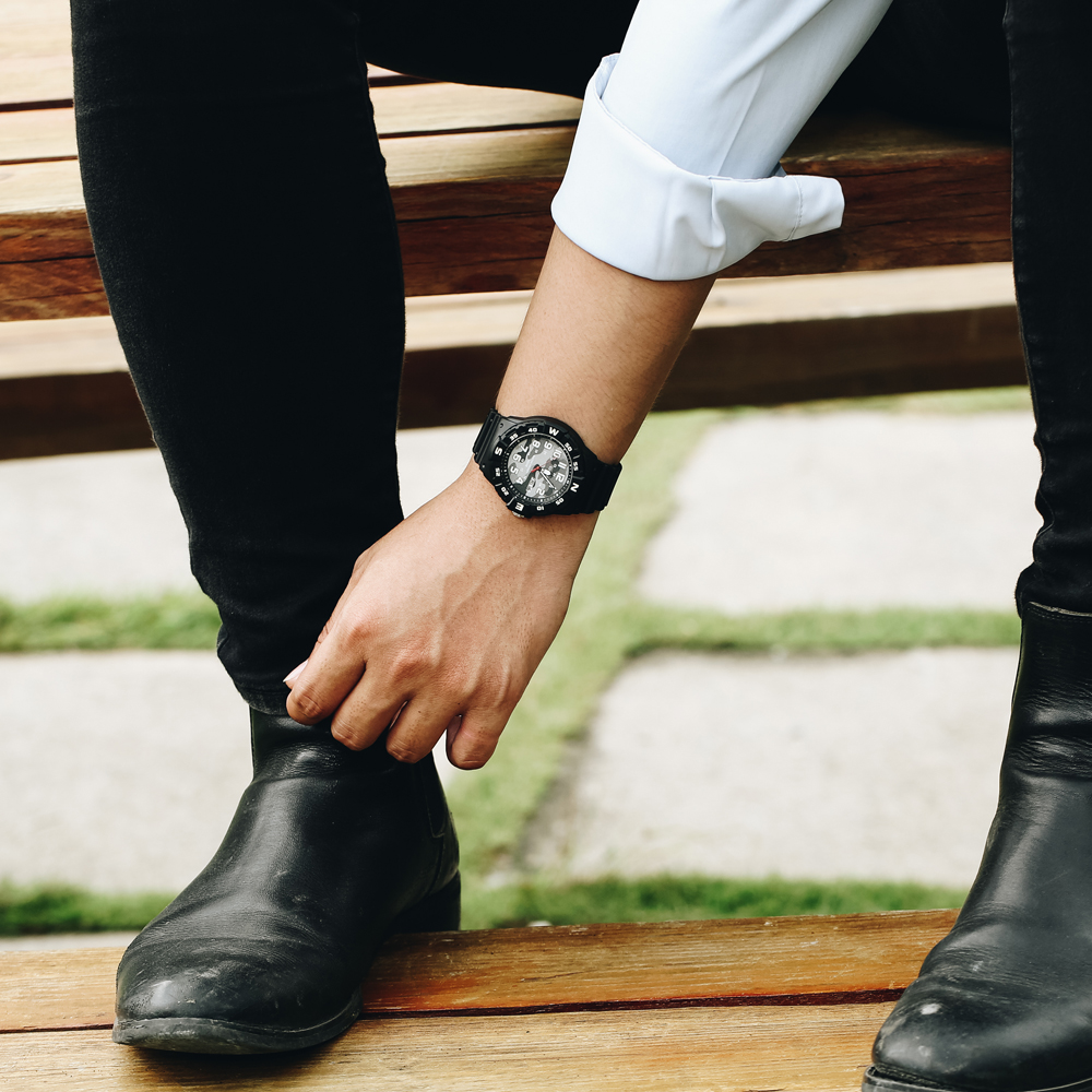 Đồng hồ CASIO 42.4 mm Nam MRW-220HCM-1BVDF