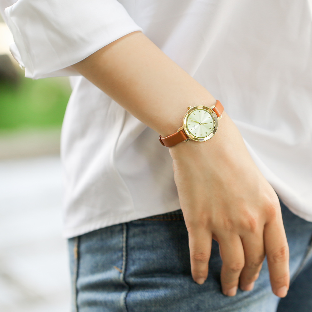 Đồng hồ TITAN 28.5 mm Nữ 2575YL01