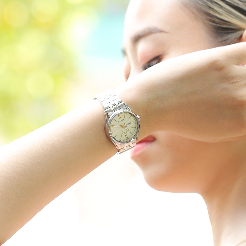 Đồng hồ CASIO 30 mm Nữ LTP-1335D-9AVDF