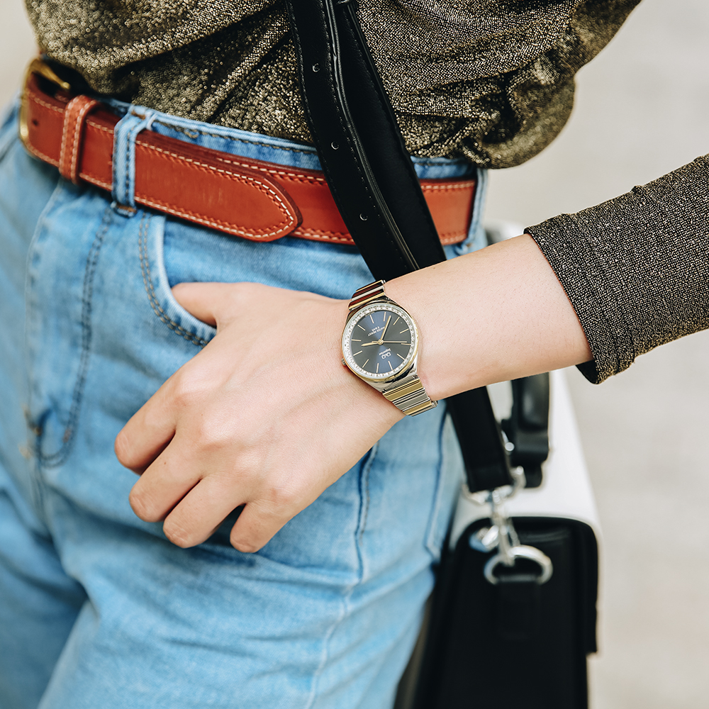 Đồng hồ Q&Q 30 mm Nữ S293J402Y