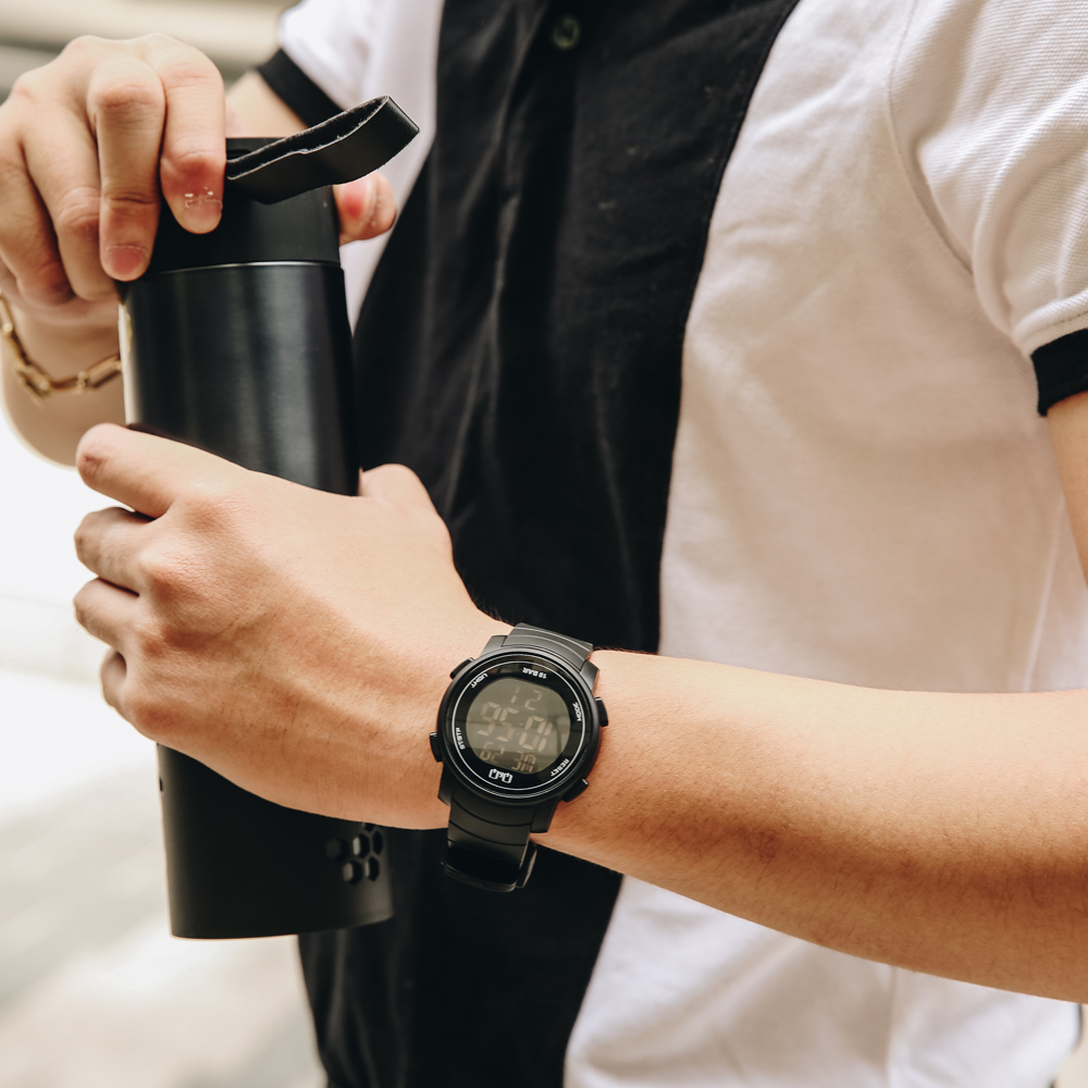 Đồng hồ Q&Q 44 mm Nam M122J001Y