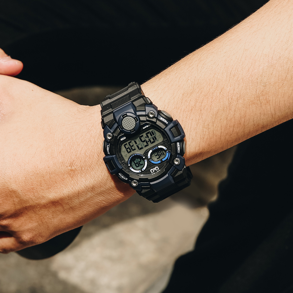 Đồng hồ Q&Q 47.5 mm Nam M162J003Y