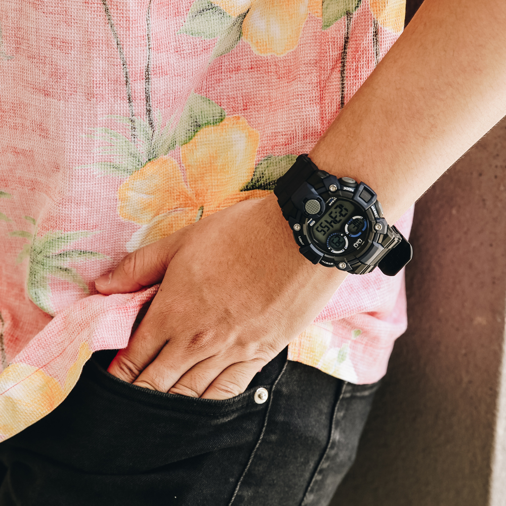 Đồng hồ Q&Q 47.5 mm Nam M162J003Y