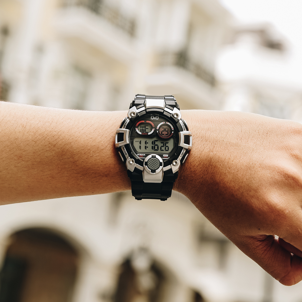 Đồng hồ Q&Q 47.5 mm Nam M162J004Y