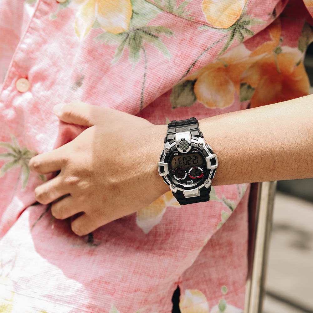 Đồng hồ Q&Q 47.5 mm Nam M162J004Y