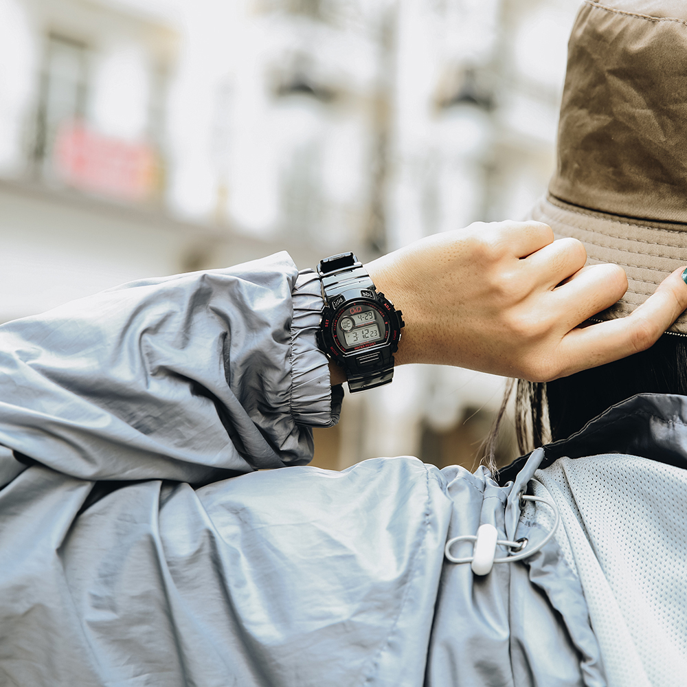 Đồng hồ Q&Q 39 mm Unisex M153J001Y