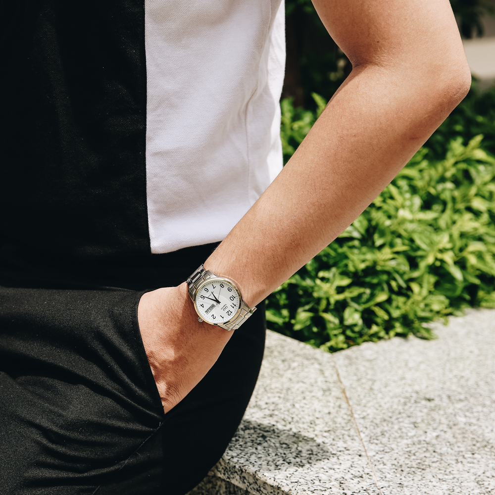 Đồng hồ Q&Q 40 mm Nam S330J404Y