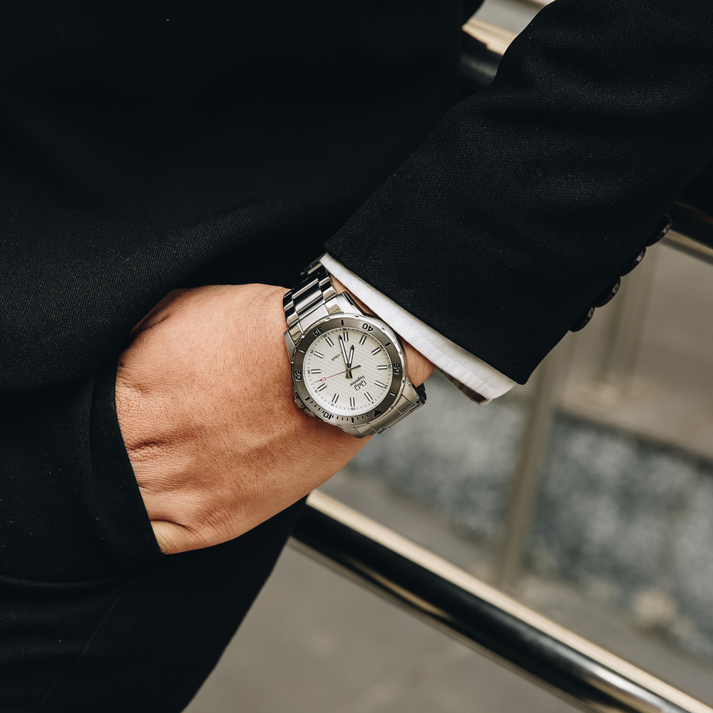 Đồng hồ Q&Q 42 mm Nam S372J201Y